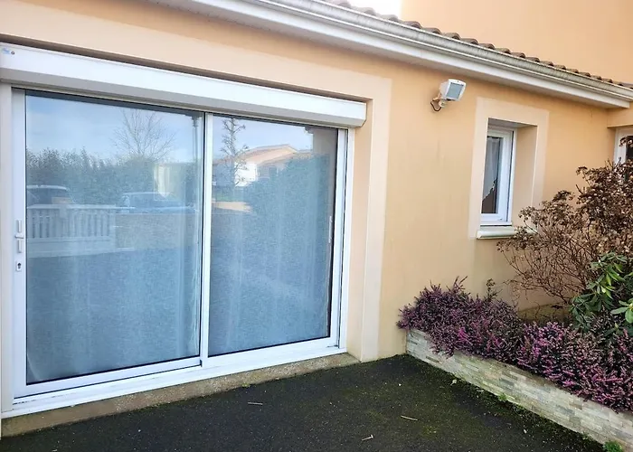 Independant A 5 Minutes Du Puy Dufou 아파트 Chambretaud